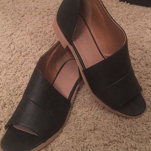 MiMI shoes size 8. Worn once